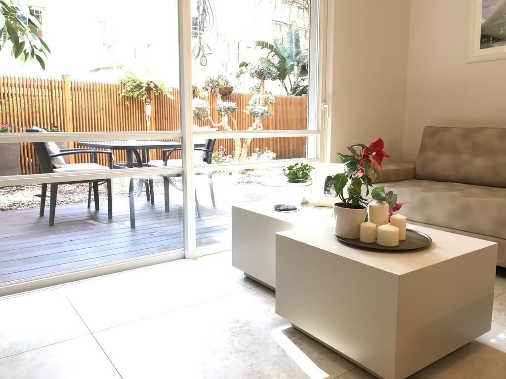 Luxurious By The Beach With Garden Apartamento