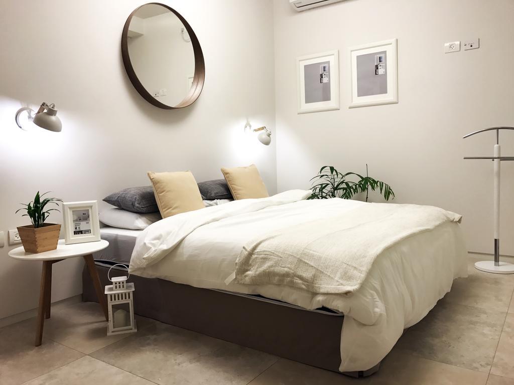 Luxurious By The Beach With Garden